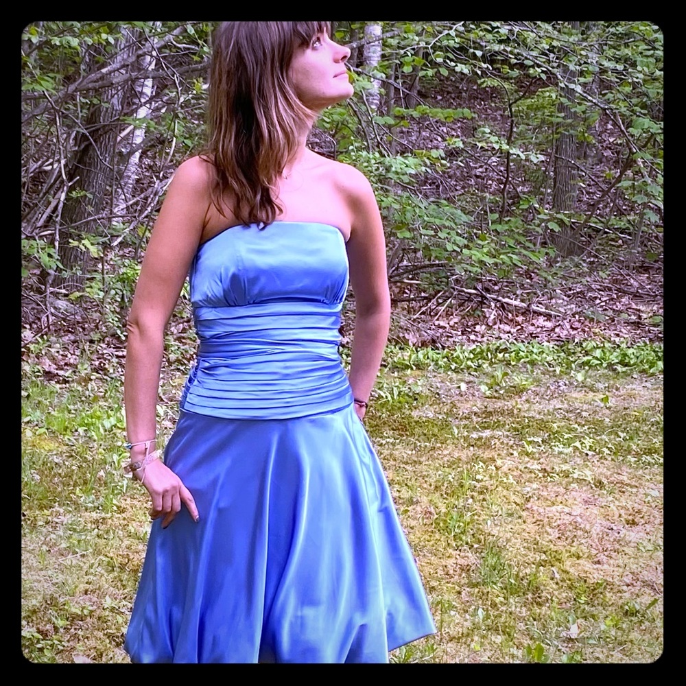 Semi- formal : Formal Dress worn once